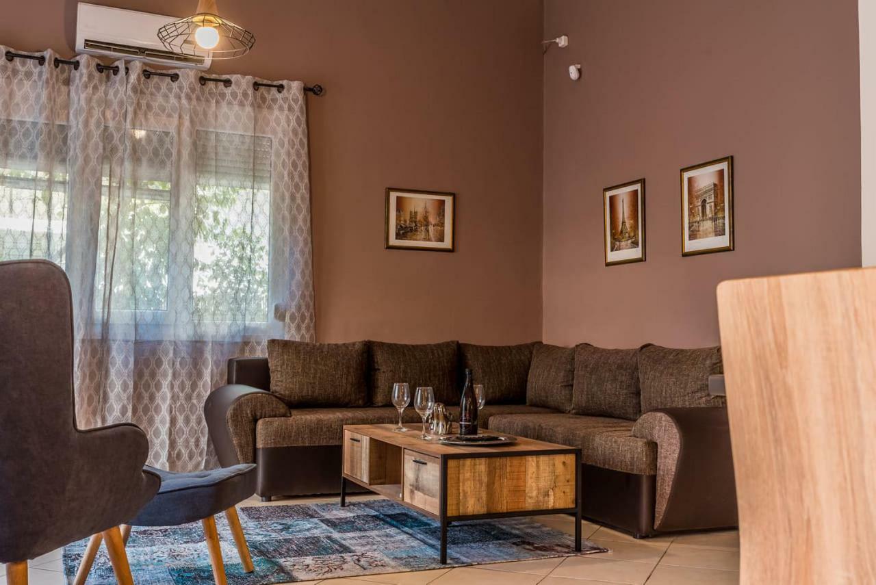Anafis Comfort Athena Bagian luar foto